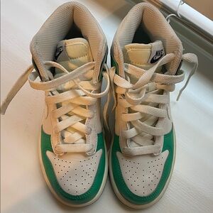 Nike Kids Sneakers - White and Green